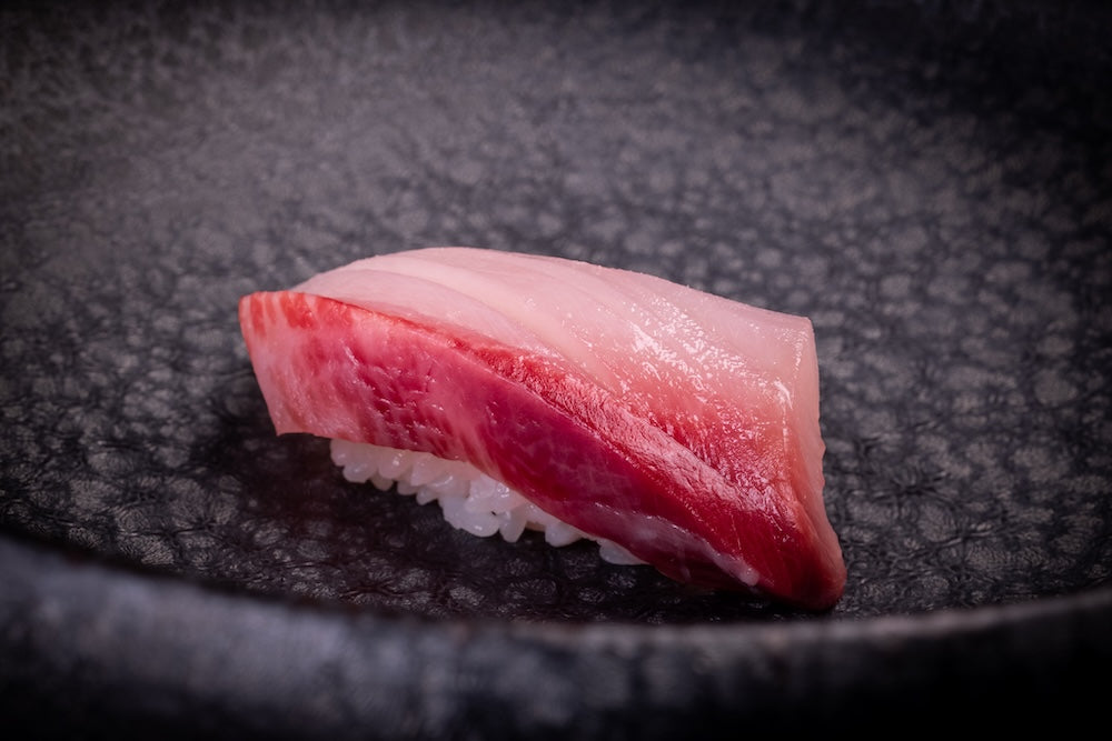 Young Yellowtail Sushi (2 pcs)